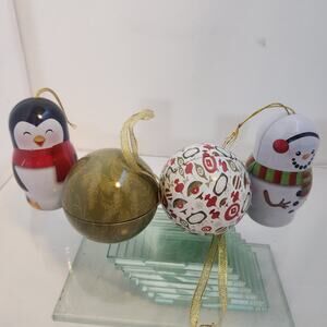 Christmas metal ornaments lot of 4